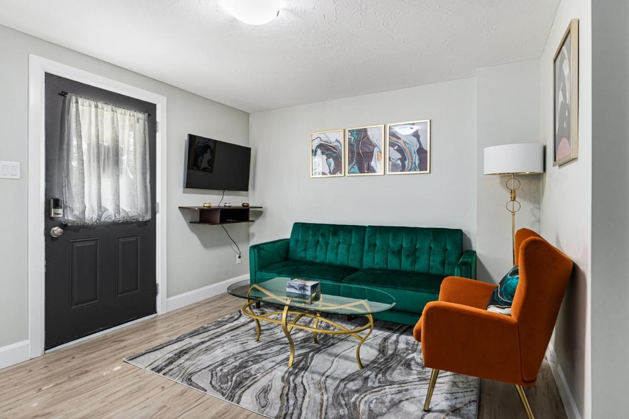 One Bedroom Apartment Moncton North ! מראה חיצוני תמונה